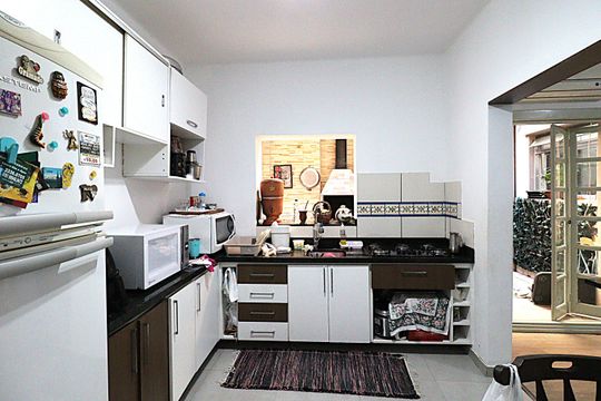 Cozinha de apartamento à venda com 3 quartos, 117m² em Santa Cecília, Porto Alegre