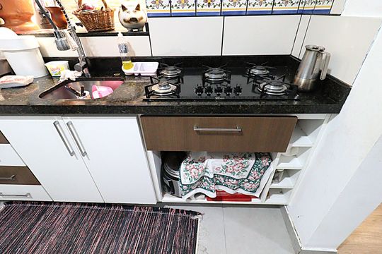 Cozinha de apartamento à venda com 3 quartos, 117m² em Santa Cecília, Porto Alegre