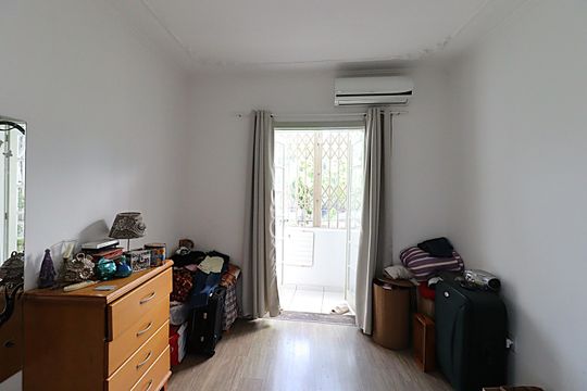 Porta janela do Quarto 2 de apartamento à venda com 3 quartos, 117m² em Santa Cecília, Porto Alegre