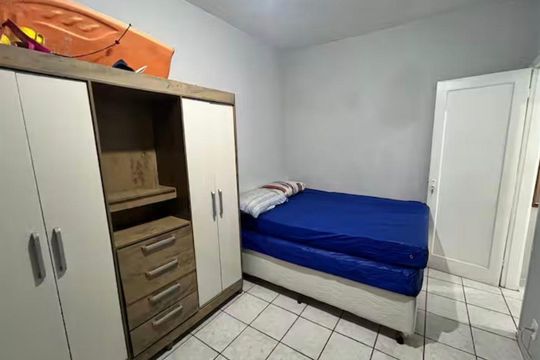 Quarto de apartamento para alugar com 1 quarto, 45m² em Jardim Sao Miguel, Guarujá