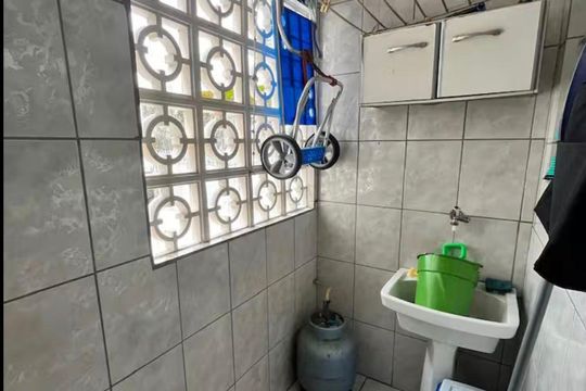 Área de serviço de apartamento para alugar com 1 quarto, 45m² em Jardim Sao Miguel, Guarujá