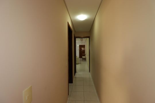 Corredor de apartamento à venda com 2 quartos, 73m² em Vila Curuçá, Santo André
