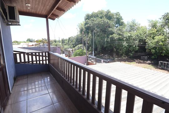 Sacada de casa à venda com 3 quartos, 120m² em Mato Grande, Canoas