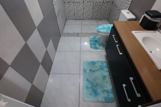 Banheiro 2 de casa à venda com 3 quartos, 120m² em Mato Grande, Canoas