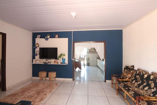 Sala 1 de casa à venda com 3 quartos, 120m² em Mato Grande, Canoas