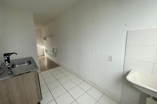 Cozinha de apartamento para alugar com 2 quartos, 48m² em Roselândia, Cotia