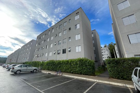 Fachada de apartamento para alugar com 2 quartos, 48m² em Roselândia, Cotia