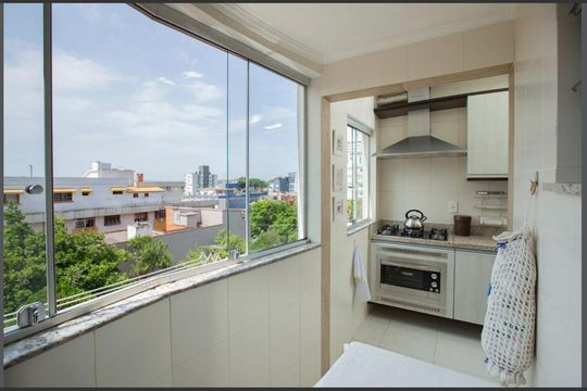 Área de serviço de apartamento à venda com 2 quartos, 80m² em Higienópolis, Porto Alegre