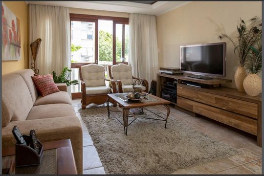 Sala de apartamento à venda com 2 quartos, 80m² em Higienópolis, Porto Alegre
