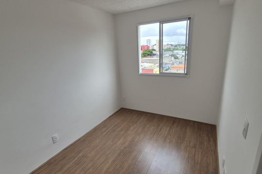 Quarto de apartamento à venda com 1 quarto, 27m² em Jardim Itacolomi, São Paulo