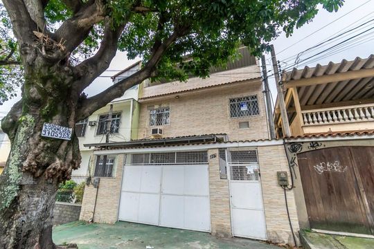 Fachada do Prédio de casa à venda com 3 quartos, 203m² em Olaria, Rio de Janeiro
