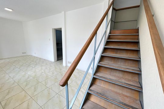 Escada de casa à venda com 4 quartos, 153m² em Méier, Rio de Janeiro
