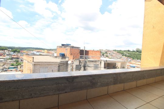 Sacada da suíte 1 de casa à venda com 3 quartos, 250m² em Jardim Varginha, São Paulo