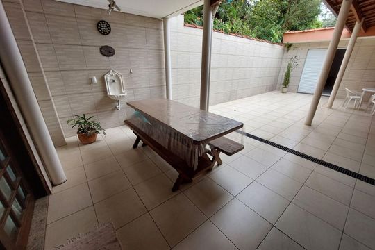 Casa à venda com 4 quartos, 215m² em Jardim Patente Novo, São Paulo