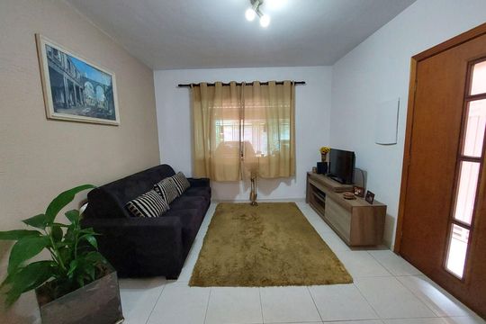 Casa à venda com 4 quartos, 215m² em Jardim Patente Novo, São Paulo