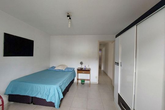 Casa à venda com 4 quartos, 215m² em Jardim Patente Novo, São Paulo