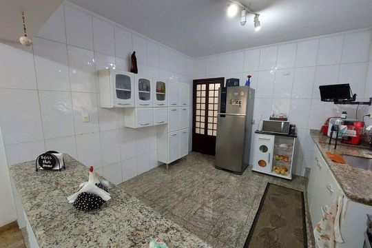 Casa à venda com 4 quartos, 215m² em Jardim Patente Novo, São Paulo
