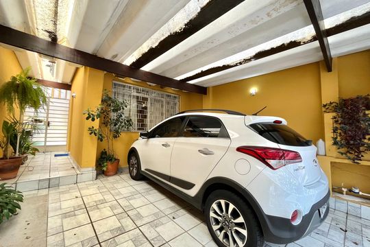 Garagem de casa à venda com 3 quartos, 160m² em Vila Alexandria, São Paulo