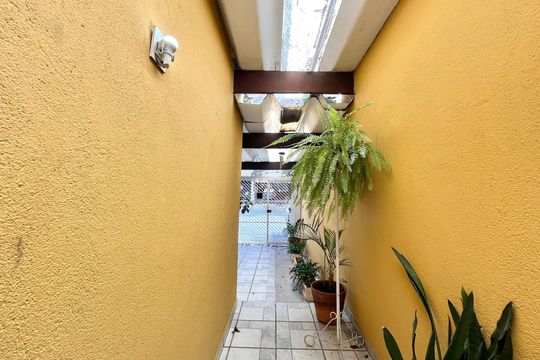 Hall de entrada de casa à venda com 3 quartos, 160m² em Vila Alexandria, São Paulo