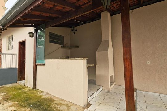 Quintal de casa à venda com 2 quartos, 160m² em Anhangabaú, Jundiaí