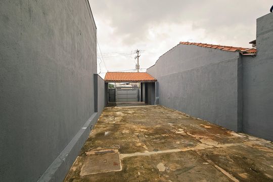 Quintal de casa à venda com 2 quartos, 160m² em Anhangabaú, Jundiaí