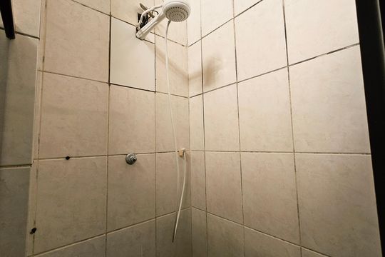 Banheiro de casa à venda com 2 quartos, 160m² em Anhangabaú, Jundiaí