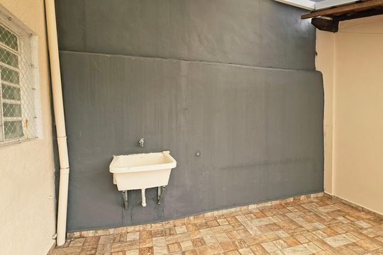Área de Serviço de casa à venda com 2 quartos, 160m² em Anhangabaú, Jundiaí