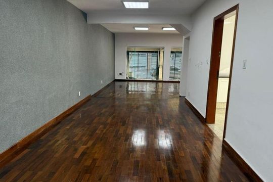 Casa para alugar com 2 quartos, 350m² em Jardim Textil, São Paulo