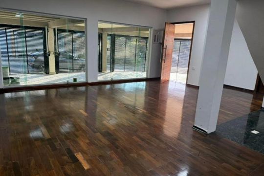 Casa para alugar com 2 quartos, 350m² em Jardim Textil, São Paulo