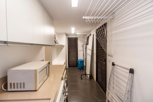 Área de Serviço de casa de condomínio à venda com 5 quartos, 640m² em Colinas da Anhanguera, Santana de Parnaíba