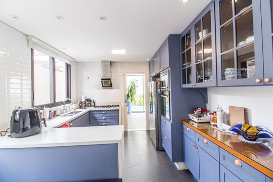 Cozinha de casa de condomínio à venda com 5 quartos, 640m² em Colinas da Anhanguera, Santana de Parnaíba