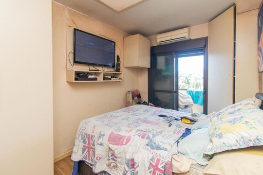 Quarto 1 de apartamento à venda com 2 quartos, 97m² em Cristal, Porto Alegre
