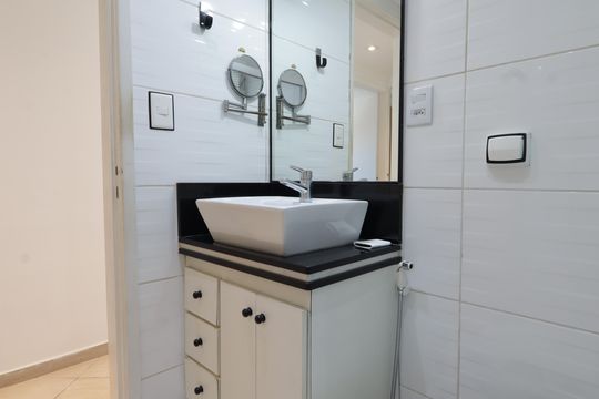 Banheiro de apartamento à venda com 3 quartos, 60m² em Vila Progredior, São Paulo