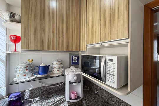 Apartamento à venda com 3 quartos, 176m² em Itamarati, Belo Horizonte