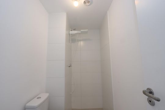 Banheiro de apartamento à venda com 2 quartos, 37m² em Vila Independencia, São Paulo