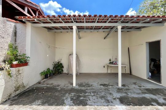 Quintal de casa à venda com 3 quartos, 141m² em Jardim Miranda, Campinas