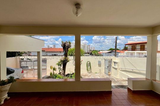 Varanda de casa à venda com 3 quartos, 141m² em Jardim Miranda, Campinas