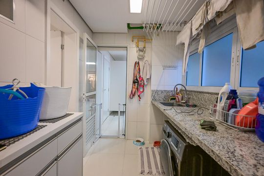 Área de Serviço  de apartamento à venda com 4 quartos, 205m² em Paraíso do Morumbi, São Paulo