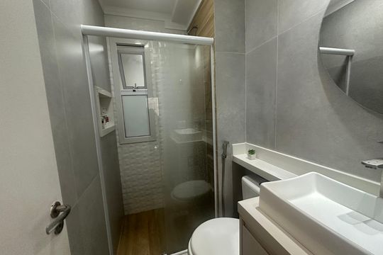 Banheiro de apartamento à venda com 3 quartos, 74m² em Centro, Barueri
