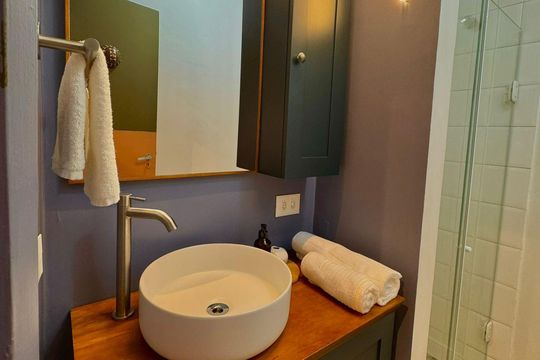 Banheiro de apartamento para alugar com 1 quarto, 51m² em Cerqueira César, São Paulo