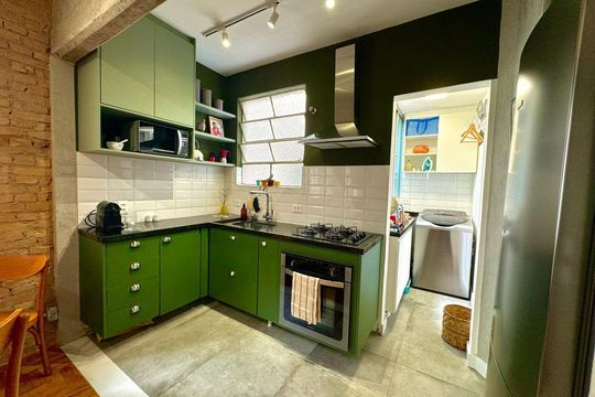 Cozinha de apartamento para alugar com 1 quarto, 51m² em Cerqueira César, São Paulo