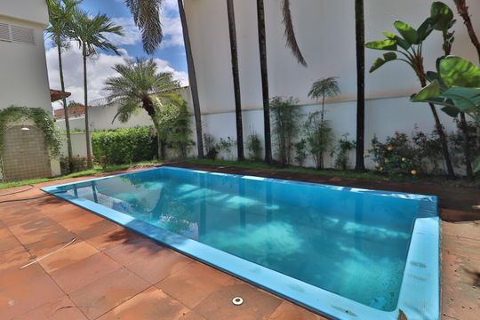 Piscina de casa para alugar com 4 quartos, 424m² em Morada da Colina, Uberlândia