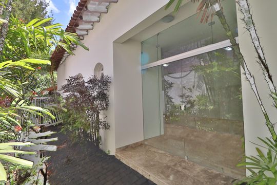 Jardim de casa para alugar com 4 quartos, 424m² em Morada da Colina, Uberlândia