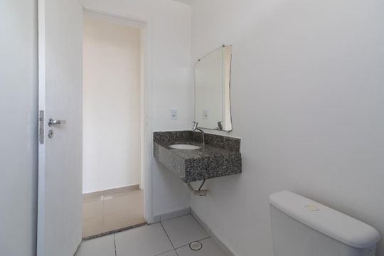 Banheiro de apartamento para alugar com 2 quartos, 38m² em Vila Guilhermina, São Paulo