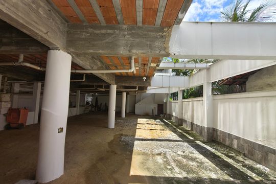Garagem de casa à venda com 2 quartos, 64m² em Tanque, Rio de Janeiro