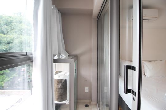 Varanda de kitnet/studio para alugar com 1 quarto, 21m² em Indianópolis, São Paulo
