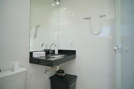 Banheiro do Quarto de apartamento à venda com 1 quarto, 65m² em Itaipu, Niterói