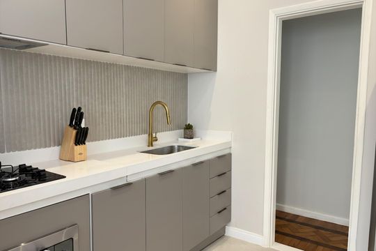 Cozinha de apartamento à venda com 3 quartos, 107m² em Copacabana, Rio de Janeiro