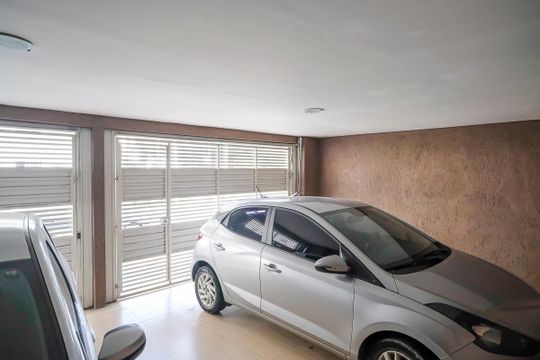 Garagem de casa à venda com 4 quartos, 295m² em Vila Palmares, São Caetano do Sul