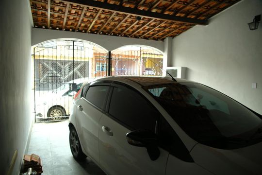 Garagem  de casa à venda com 3 quartos, 180m² em Bairro dos Casa, São Bernardo do Campo